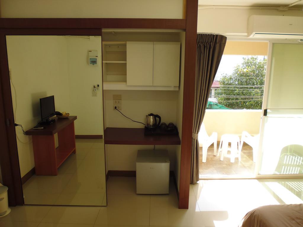 24 Hostel *